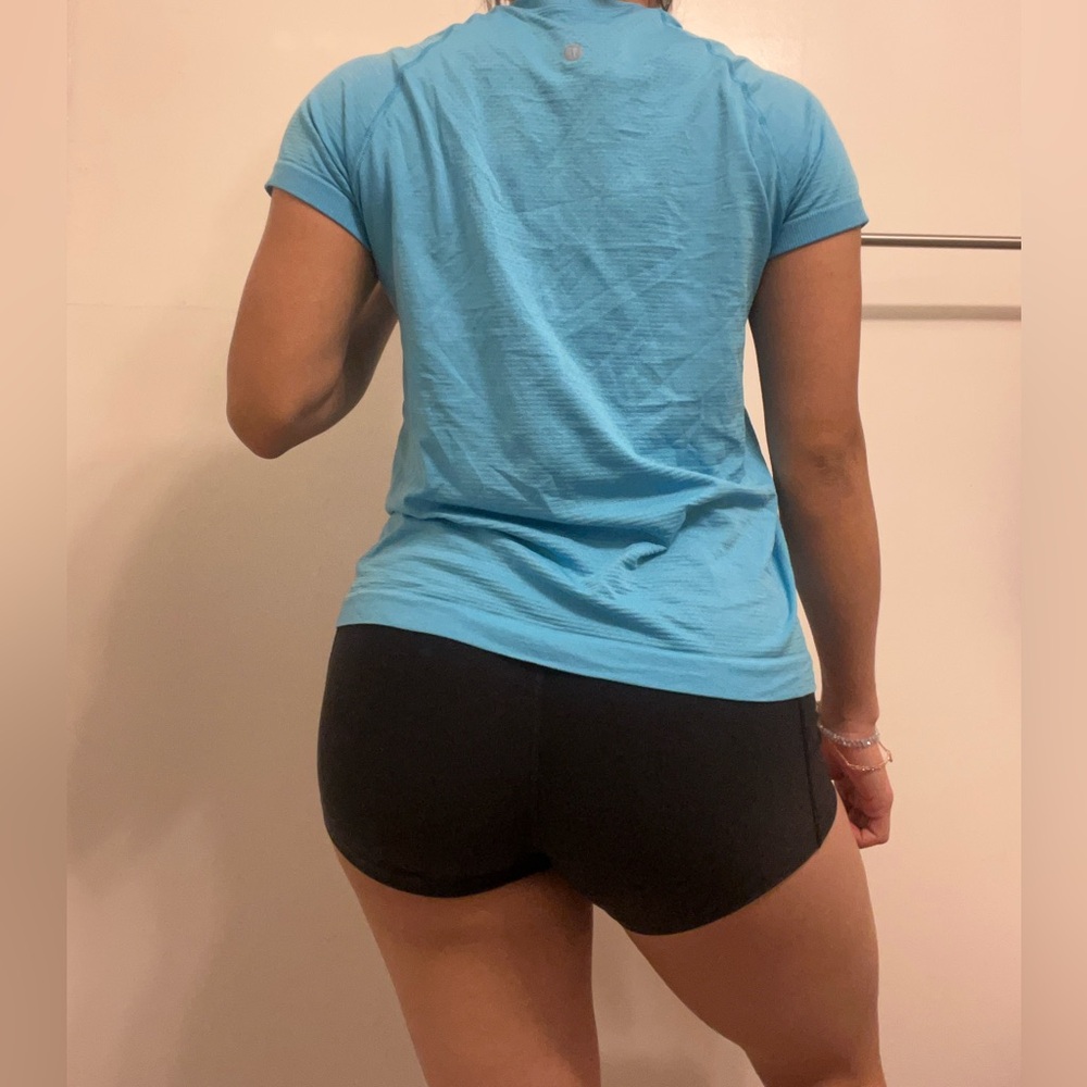 J26 Lululemon Swiftly Top - Picture 2 of 3